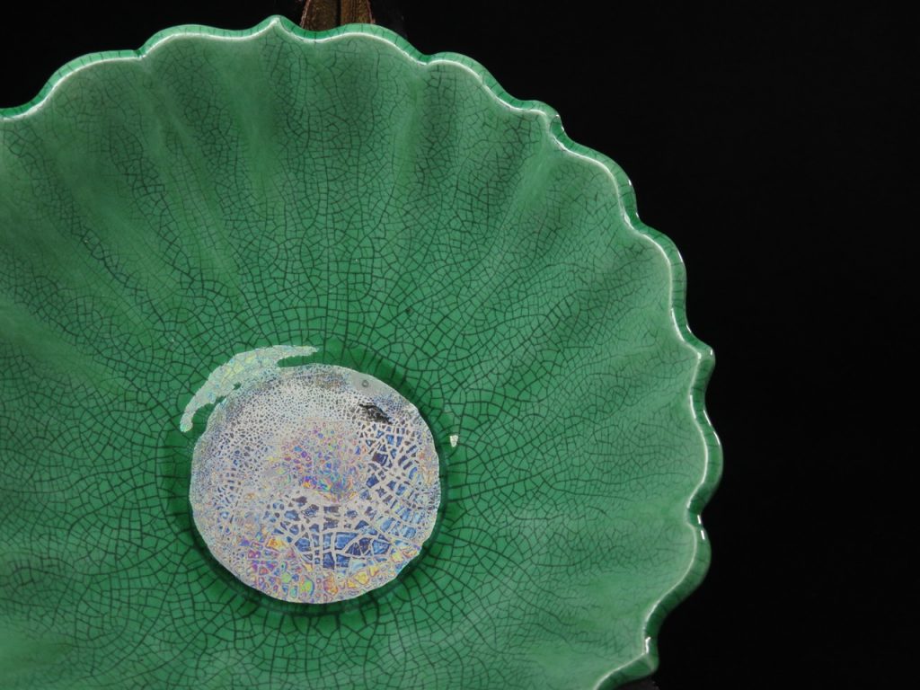 【中国磁器】緑釉陶器 「稜花鉢」を買取り致しました。