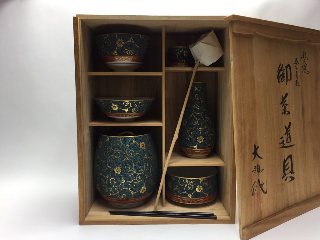 【茶道具　その他】九谷大雅 作「九谷焼本金青粒 御茶道具」を買取り致しました。