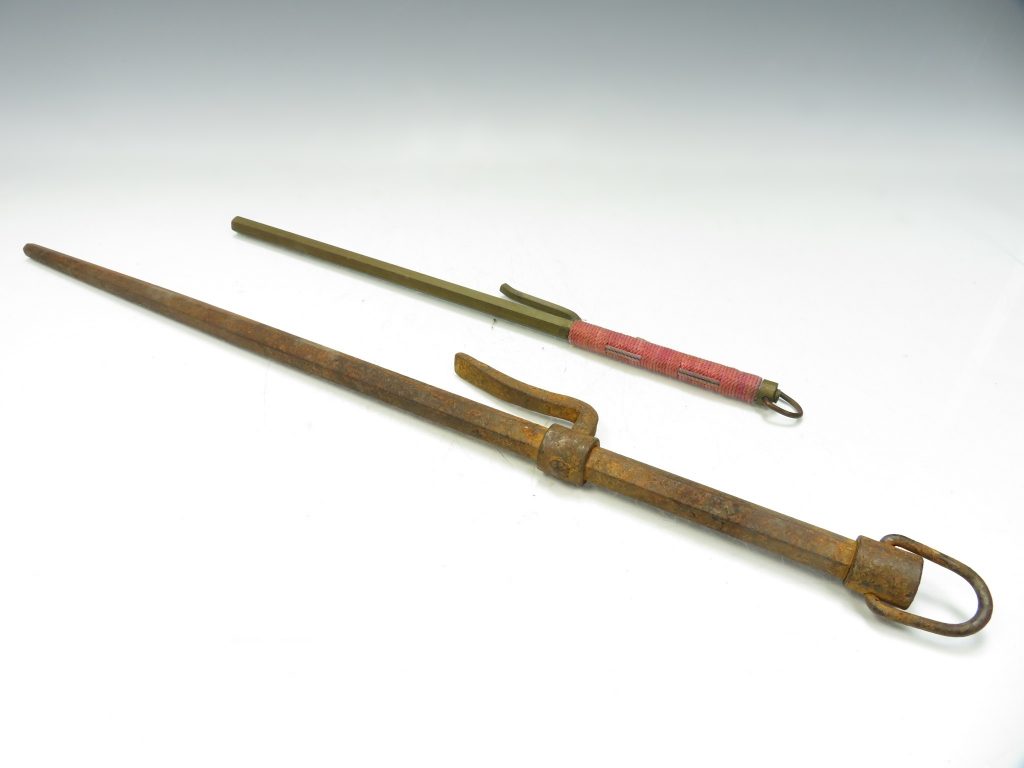 時代 十手 捕具 武具 骨董 古美術 約38.5㎝ （O52h0325R0603063） コワ