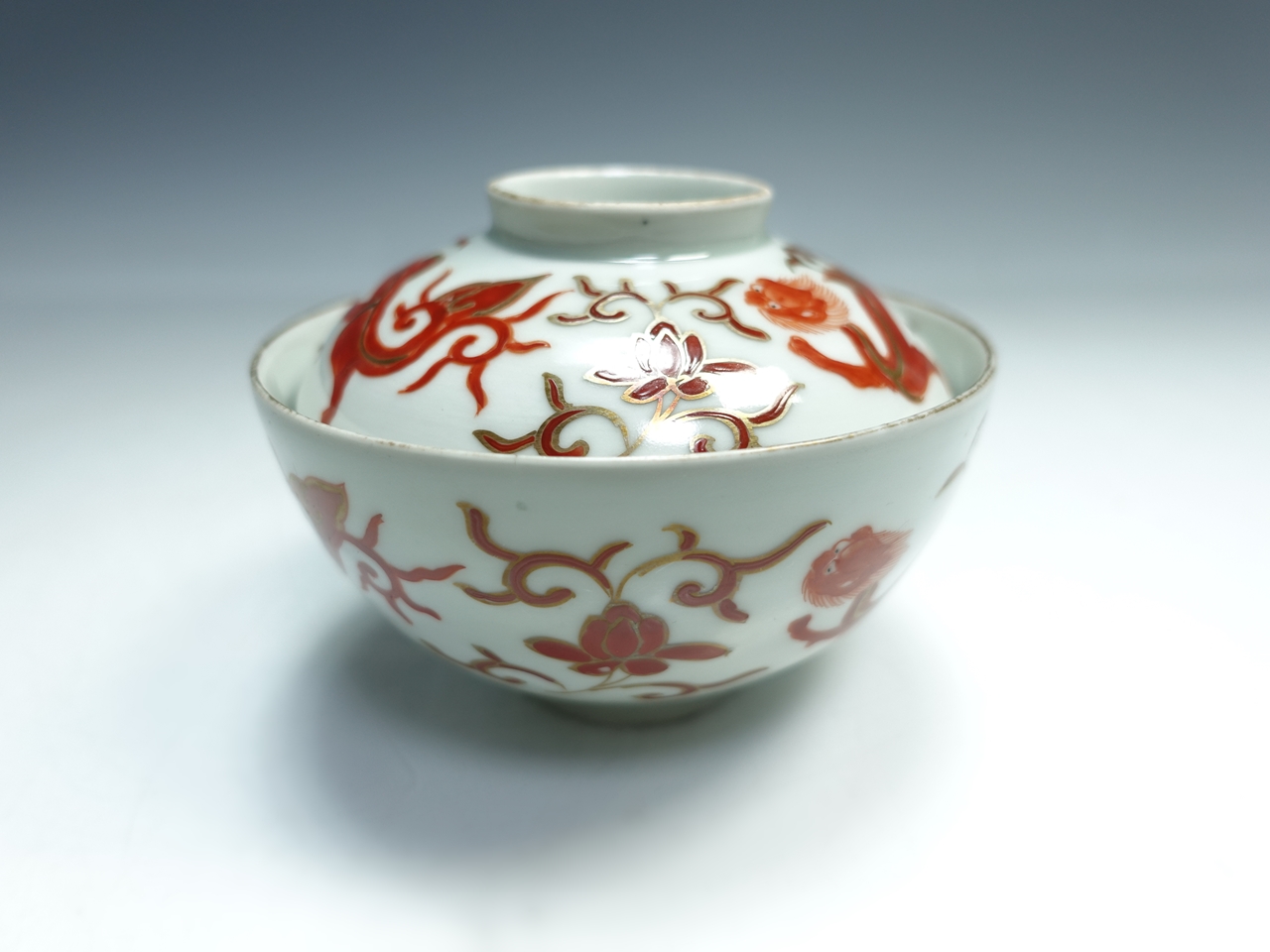 【中国磁器】大明成化年製 赤繪茶碗を買取り致しました。 | 骨董品高価買取 ひるねこ堂 | 関西 尼崎での骨董品・美術品の高価買取はお任せください。