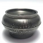 【錫製品】継山 造「唐草文本錫建水」を買取り致しました。