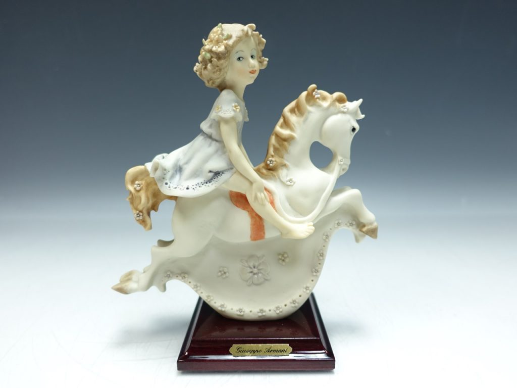 【西洋美術・その他】ジョゼッペ・アルマーニ「フローレンス人形・木馬の少女」を買取り致しました。