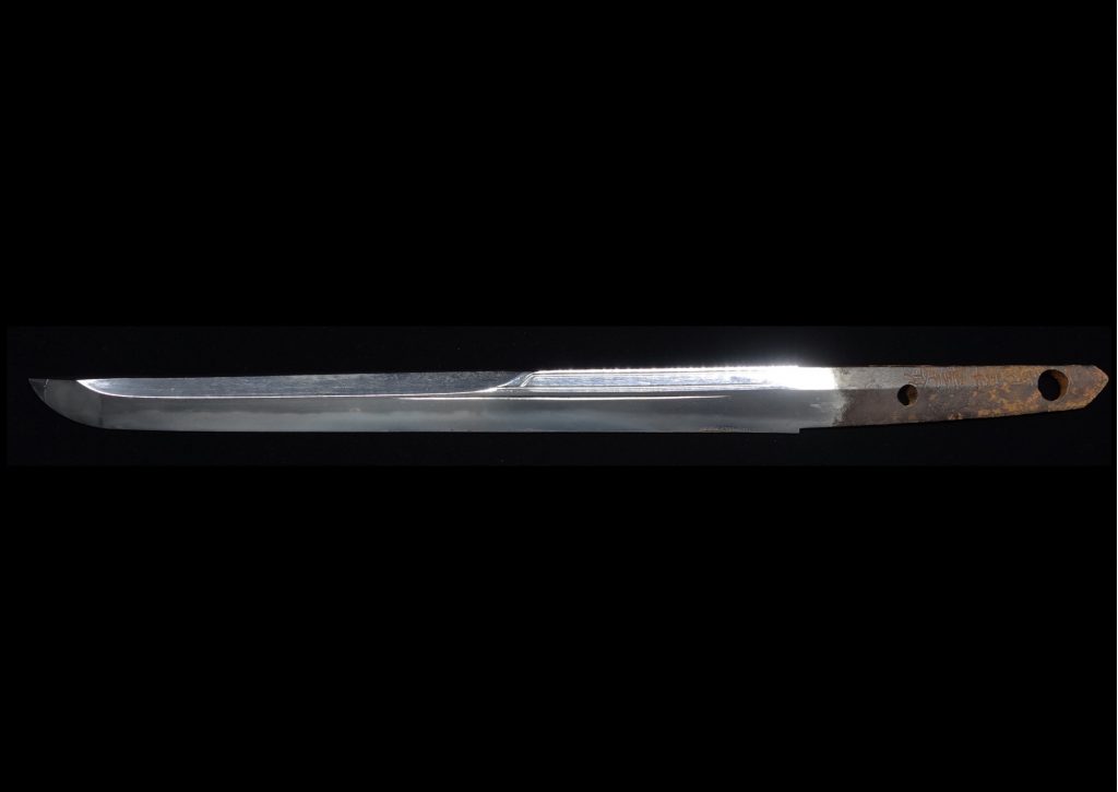 【刀剣】 延嘉吉國造「二筋樋刀身彫刻短刀」を買取り致しました。