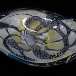 【硝子・切子】郡 和子「金箔散皿」を買取り致しました。