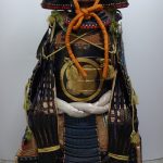 【鎧・甲冑】無銘「鷹の羽紋鉄地鎧兜」を買取り致しました。