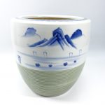 【火鉢】無銘 「染付山水文糸目手あぶり火鉢」を買取り致しました。