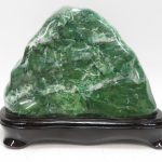 【鉱石】ネフライト「磨き石（全長33㎝）」を買取り致しました。