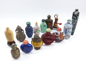 【中国骨董・その他】煙壺 「大清雍正年製・康熙年製・乾隆年製」を買取り致しました。